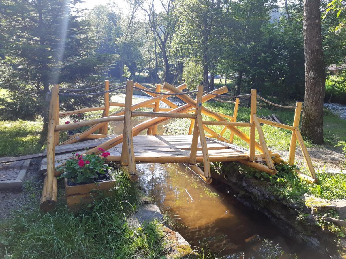 Szilvia Vendégház Izvoare  Exterior foto