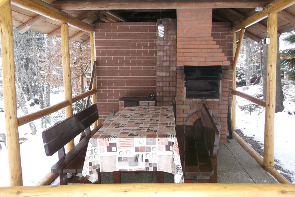 Szilvia Vendégház Izvoare  Exterior foto